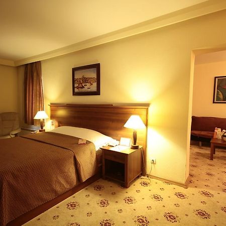 Peri Tower Hotel Невшехир Стая снимка